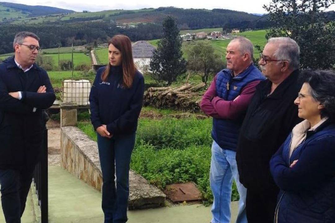 181024 Foto conselleira Medio Rural e alcalde en Remourelle