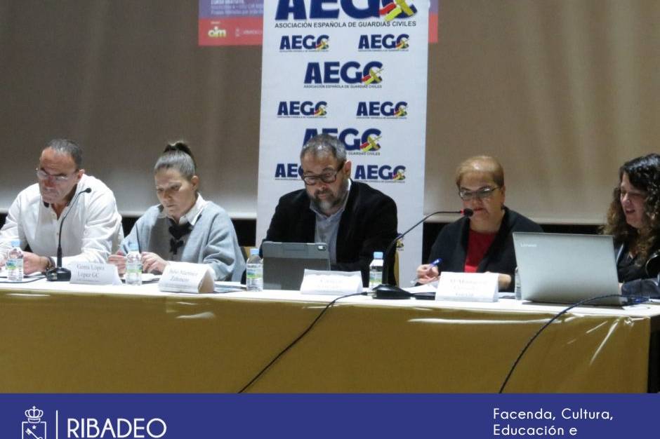 Mesa redonda das Xornadas de Defensa Persoal Feminina