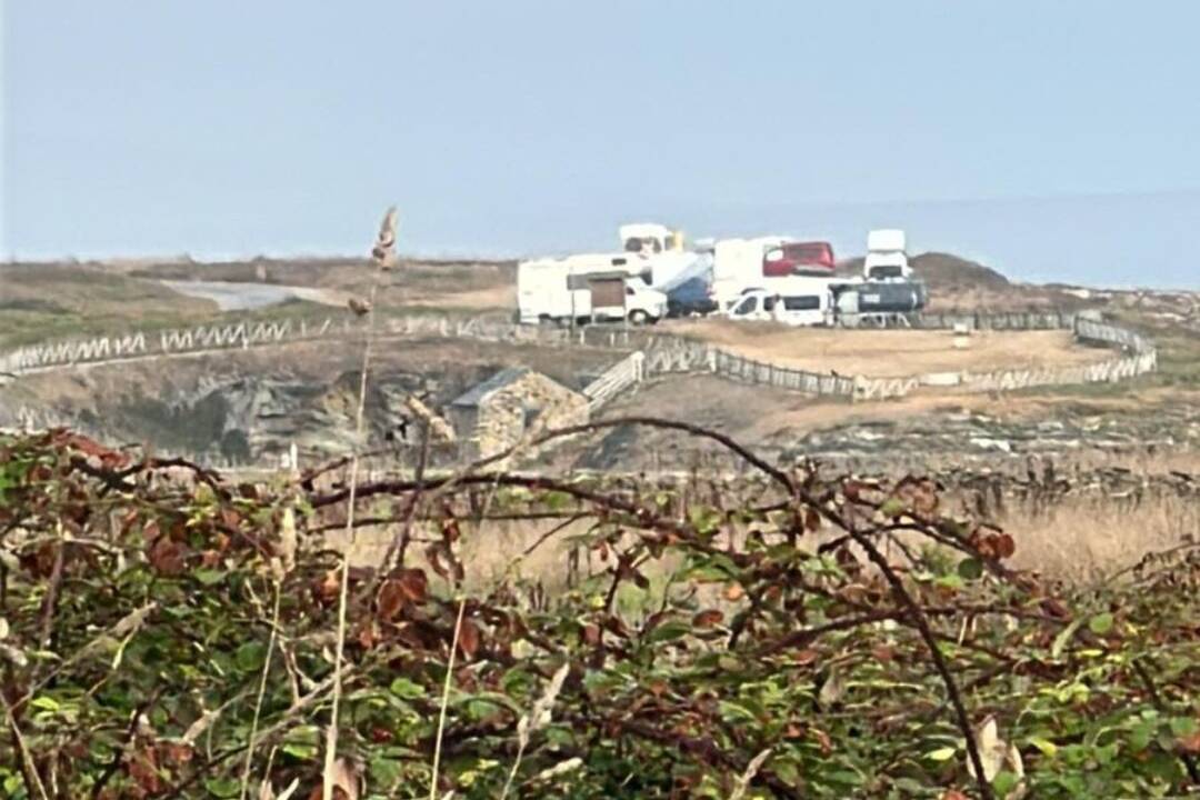 Ribadeo prepara unha ordenanza para regular o estacionamento das caravanas no concello. 2