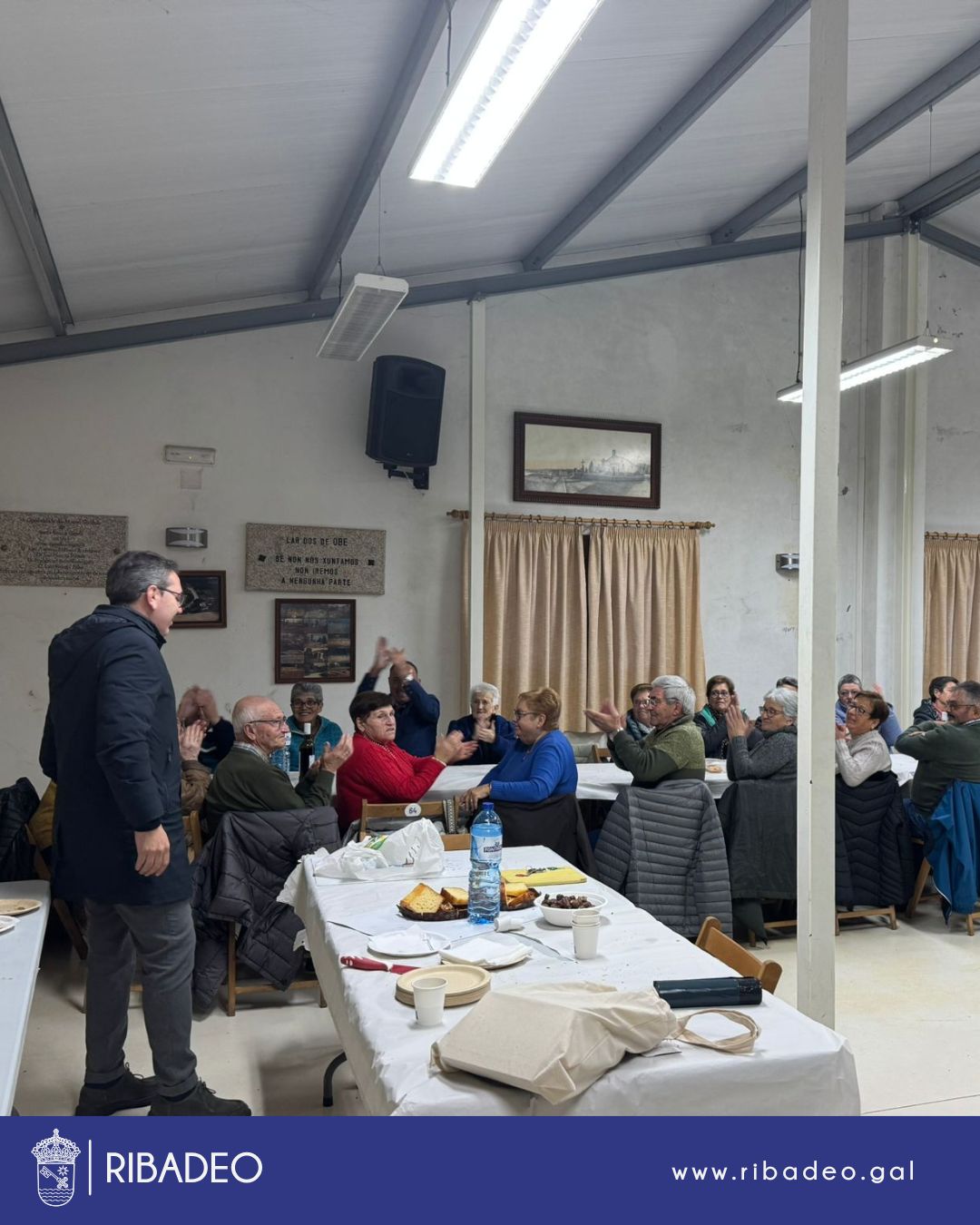 O Concello de Ribadeo celebrou o magosto do programa Preto de Ti en Santa Cruz.