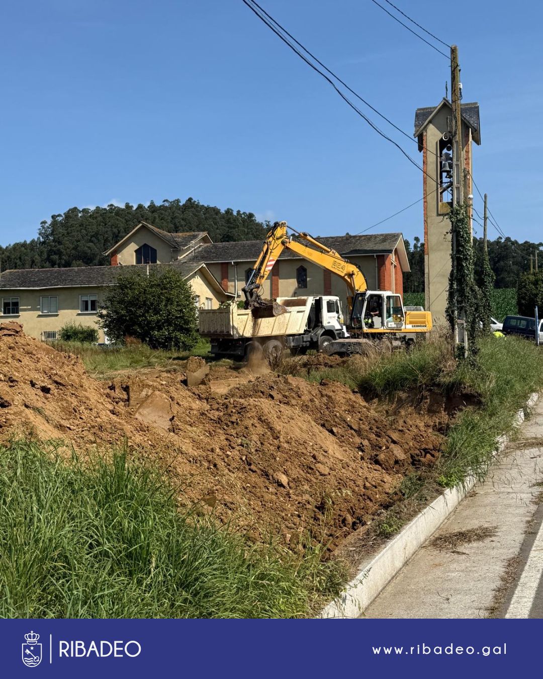 Comezaron as obras de construción dun aparcadoiro a carón da igrexa de Santalla.