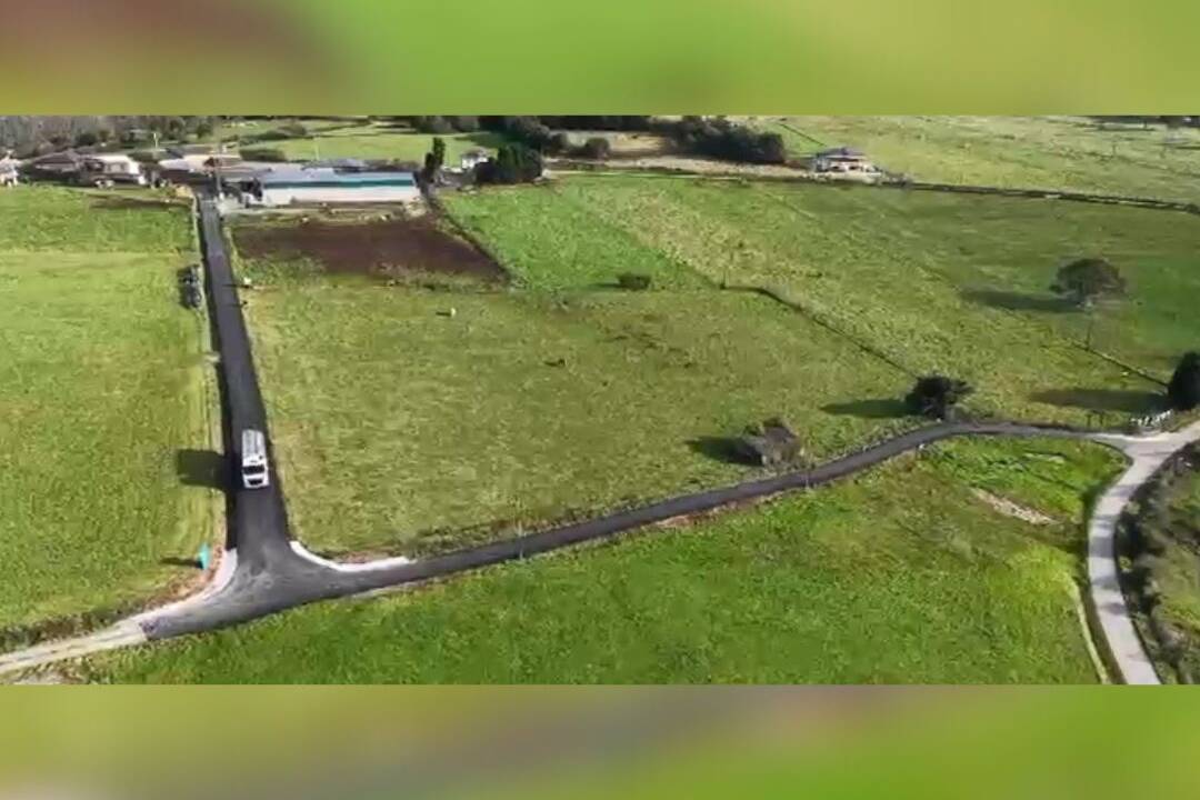 Ribadeo inviste 50.000 euros no arranxo dunha estrada en Remourelle, grazas a unha nova achega da Xunta de Galicia.