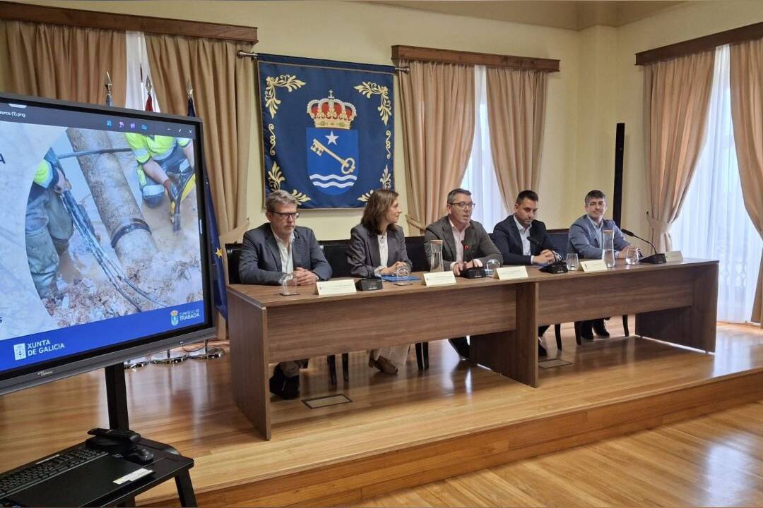 Hoxe foi asinado o convenio para a mellora do abastecemento de auga de Ribadeo e de Trabada 1