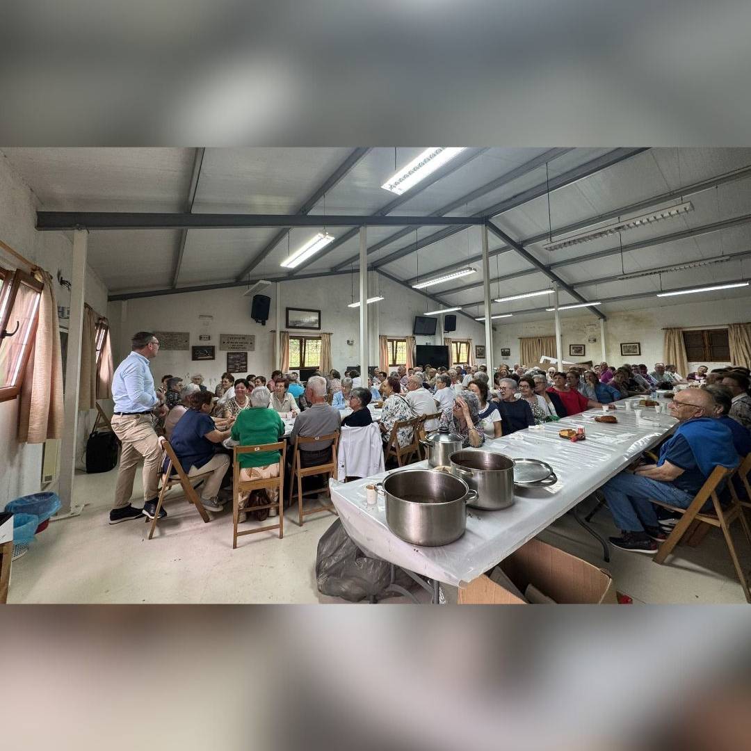 O programa Preto de ti, do Concello de Ribadeo, celebrou unha xornada de encontro en Santa Cruz.