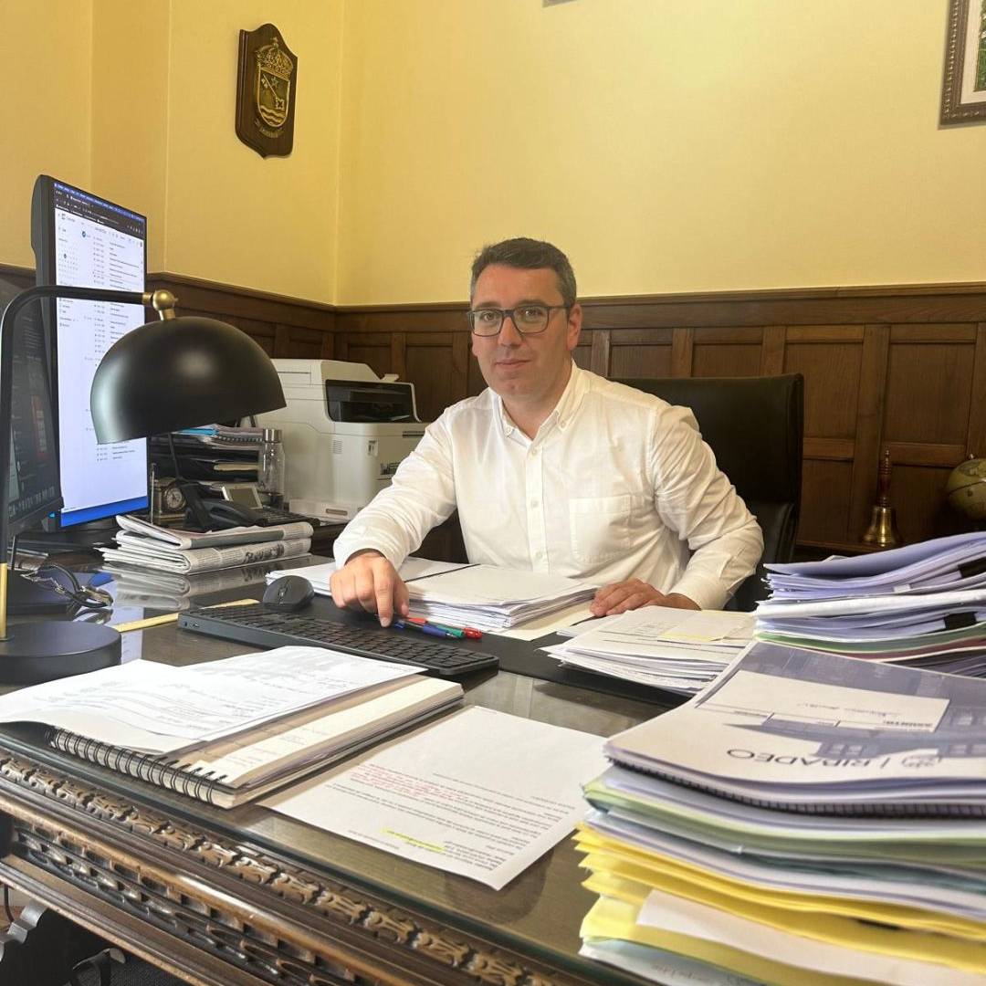 Ribadeo solicita investimento da Deputación de Lugo para a mellora do abastecemento da auga, do matadoiro e das instalacións deportivas.