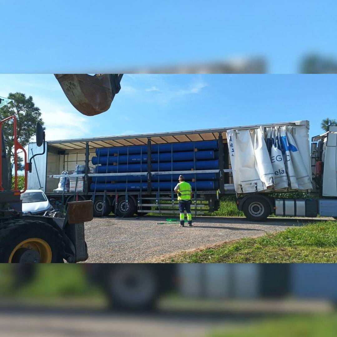 En Ribadeo deron comezo as obras da renovación da tubaxe da rede de abastecemento da auga, que suporán un investimento de 7,5 millóns de euros.