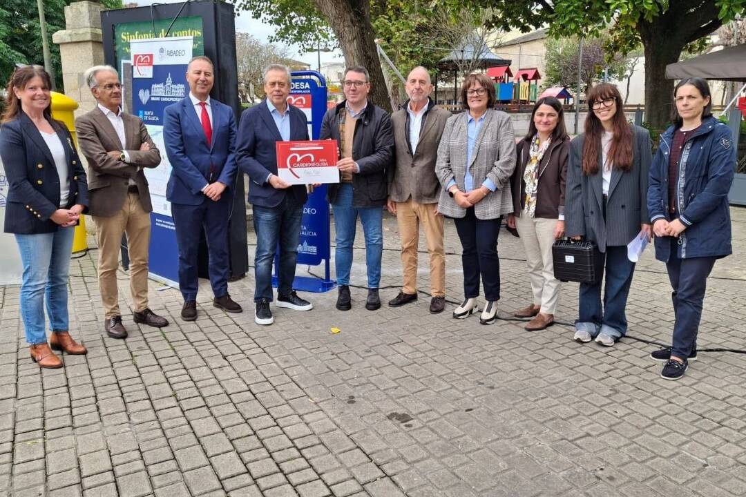 Ribadeo achega a cardioprotección ás súas rúas coa instalación de dous desfibriladores para salvar vidas e convértese no primeiro Concello cardioprotexido de Galicia.2