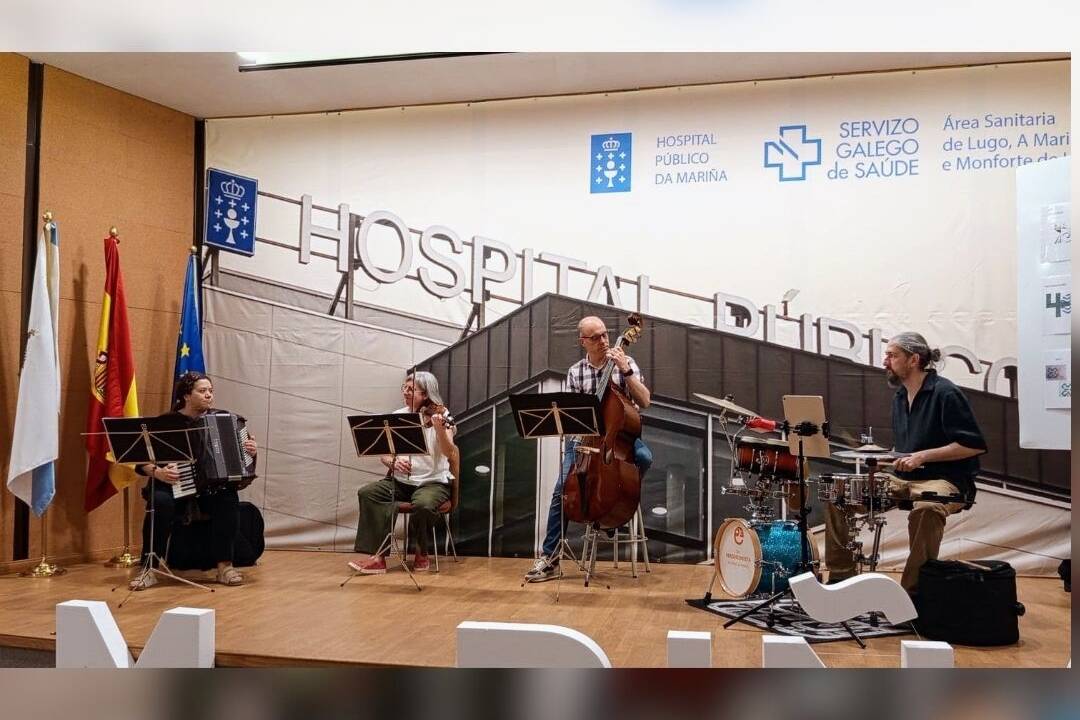 Profesorado da EMMeD de Ribadeo protagonizou unha iniciativa solidaria e cultural no Centro de Día A Concordia e no Hospital Público da Mariña.
